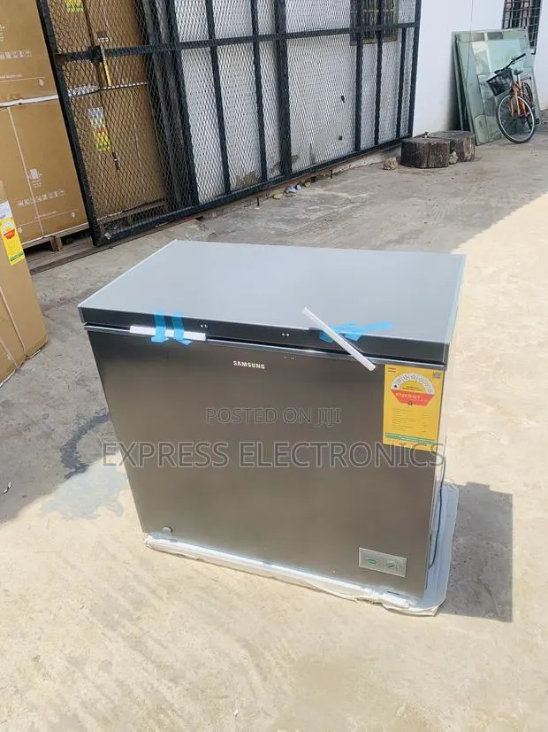 Ultra Modern Sleek Grey Color Chest Freezer 198l Samsung · Photo 1