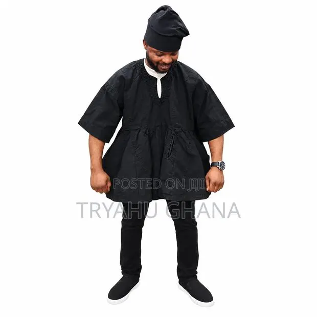 Buy Simple Quality Black Men's Batakari at Tryahu · Photo 1