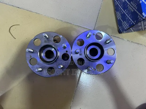 Honda CRV 208 2010 2011 2012 Back Hubs · Photo 1