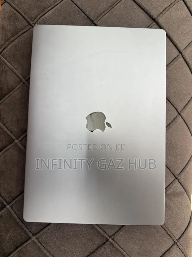 Laptop Apple MacBook Pro 2024 M4 Pro 24GB Apple M4 SSHD (Hybrid) 512GB · Photo 1