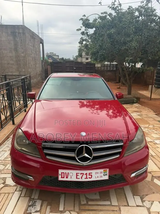 Mercedes-Benz C250 2014 Red · Photo 1
