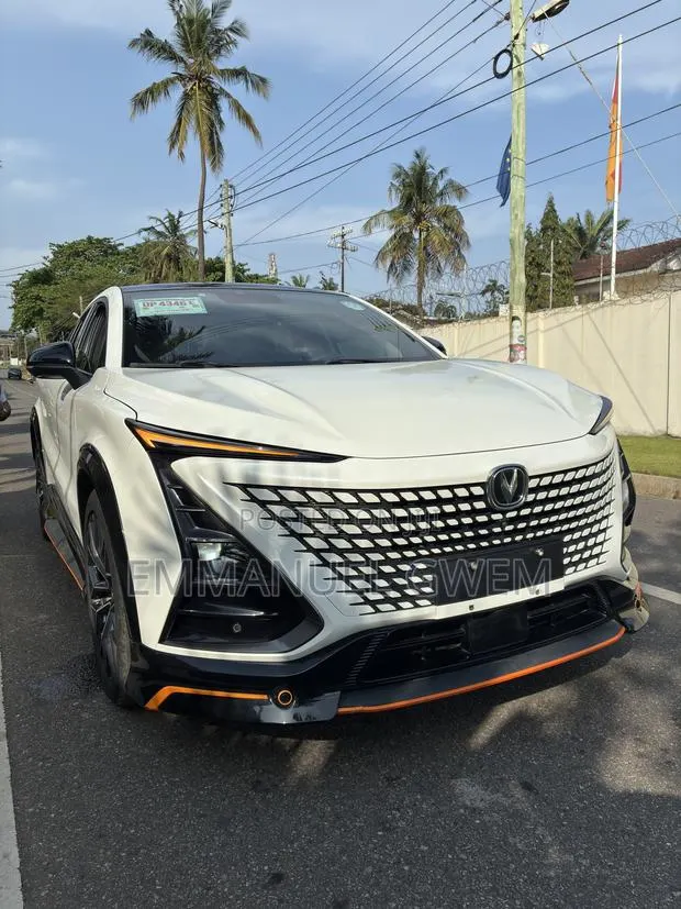 Changan UNI-T 2022 White · Photo 1