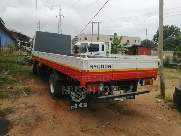 Hyundai 5 Ton · Photo 1