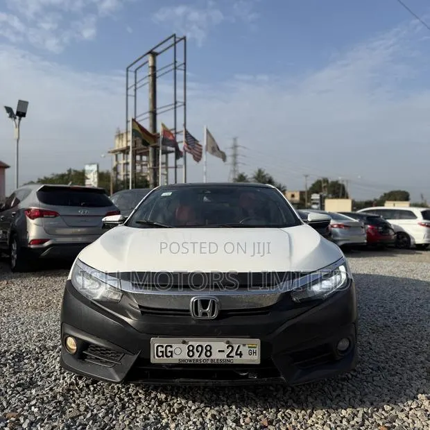 Honda Civic Touring 4dr Sedan (1.5L 4cyl) 2017 White · Photo 1