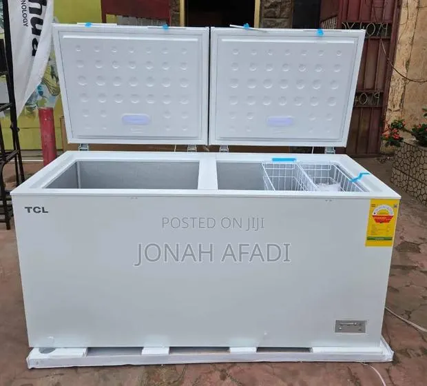 TCL 708L Double-Door Chest Freezer – White (F920CFSL) · Photo 1