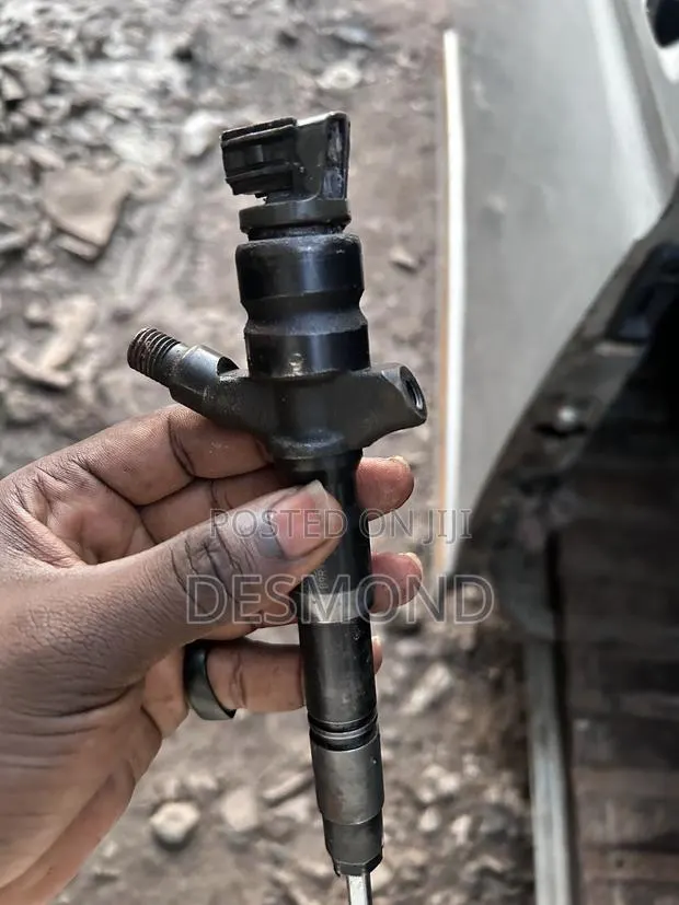 Injectors for Engine · Photo 1