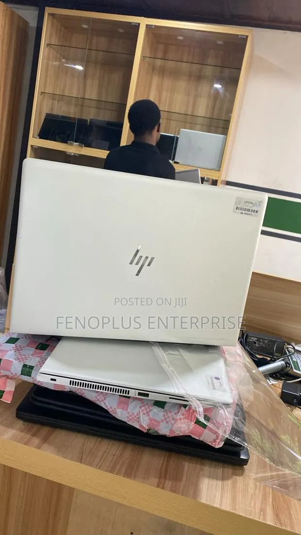 Laptop HP EliteBook 745 G6 16GB AMD Ryzen 7 SSD 256GB · Photo 1