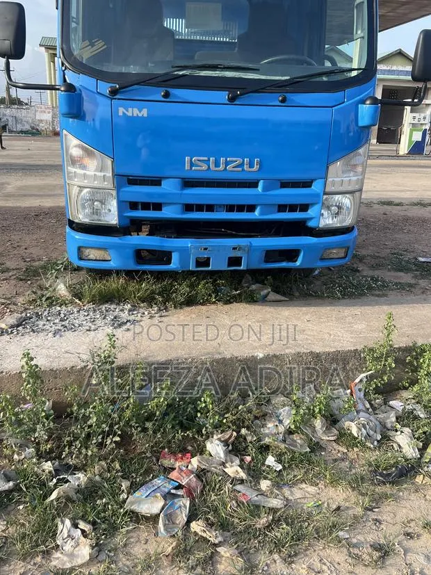 Isuzu Mini Truck Very Neat From Home, in a Good Condition · Photo 1