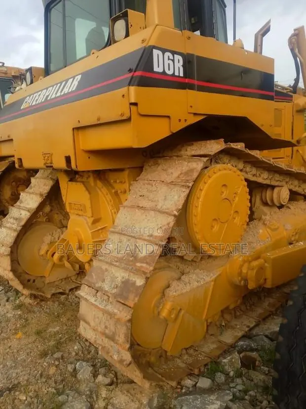 Caterpillar D6r Bulldozer. · Photo 1