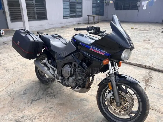 Yamaha 1990 Black