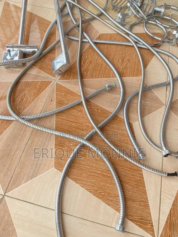 London Used Bathroom Accessories · Photo 1