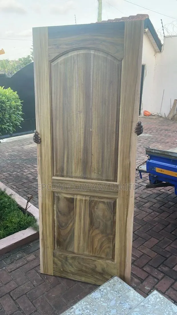 Wooden Doors, With Frame and Architrave · Photo 1