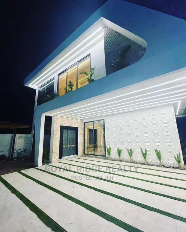 4 Bedroom Townhouse in Achimota, Accra Metropolitan for Sale · Photo 1