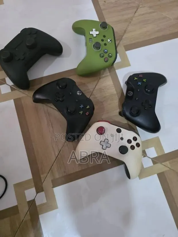 Xbox One Controller · Photo 1