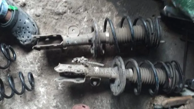 Toyota Prius Front Shocks 2010-2015 · Photo 1