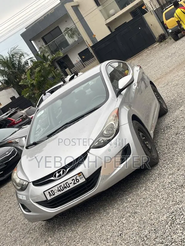 Hyundai Elantra 2013 Silver · Photo 1