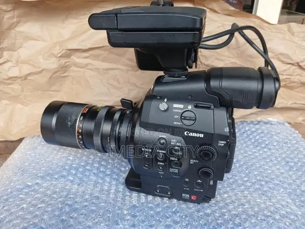 Canon C300 PL With 55-135mm Zoom Lens · Photo 1