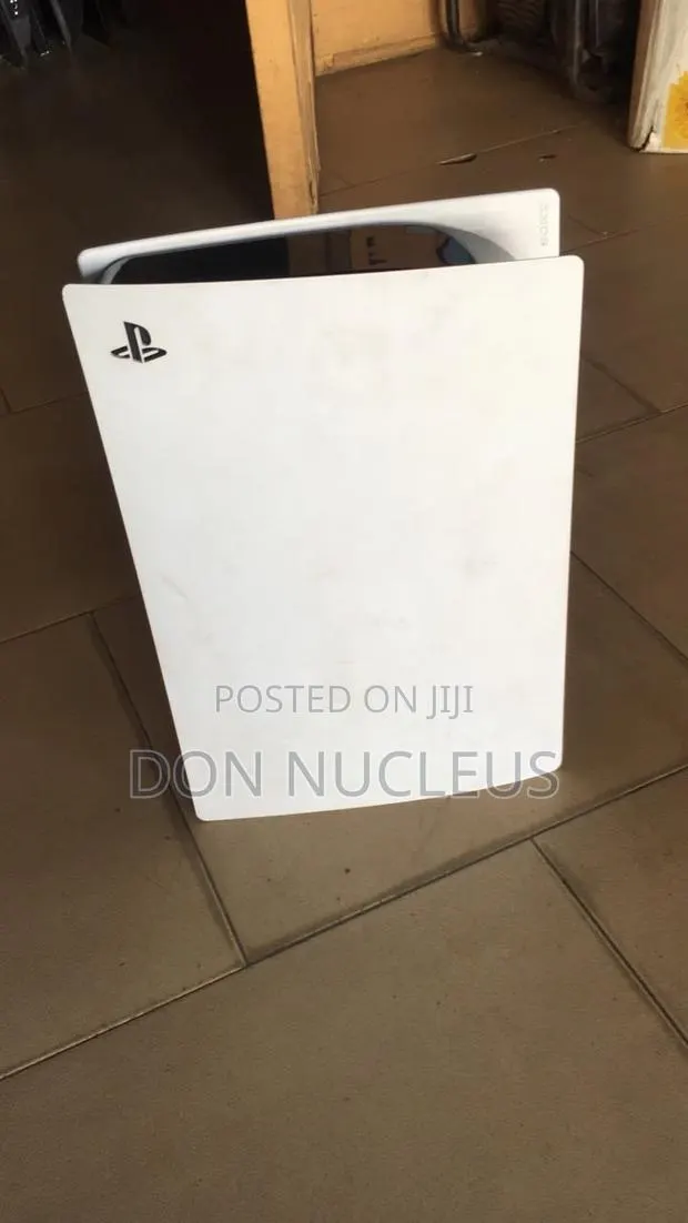 PlayStation 5 · Photo 1