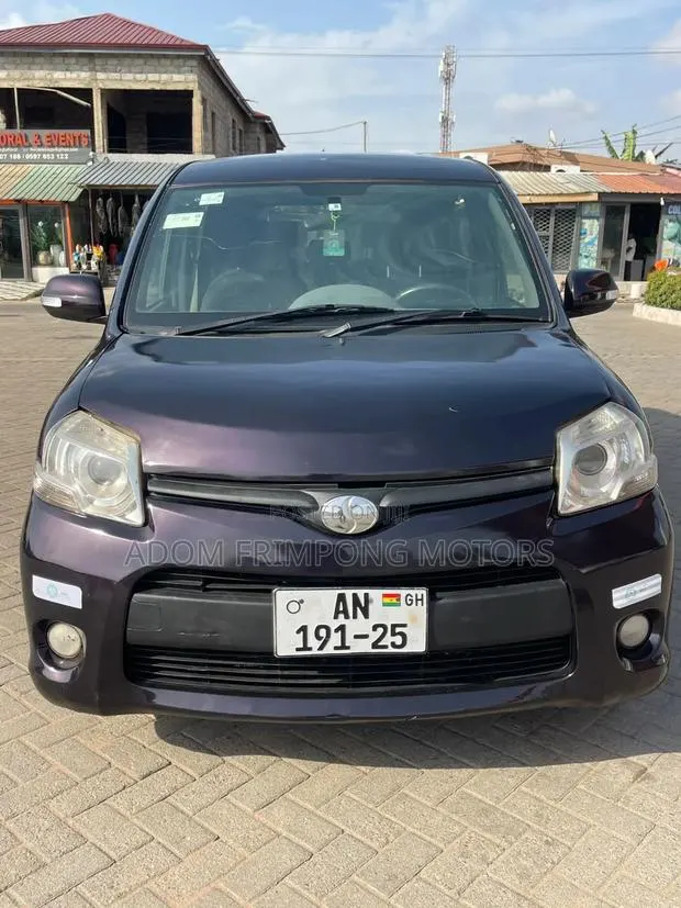 Toyota Sienta 2014 · Photo 1