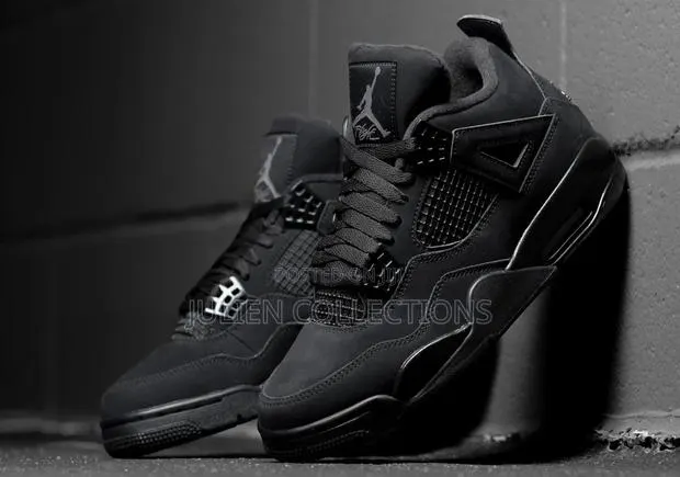 Jordan 4 Black Cat · Photo 1