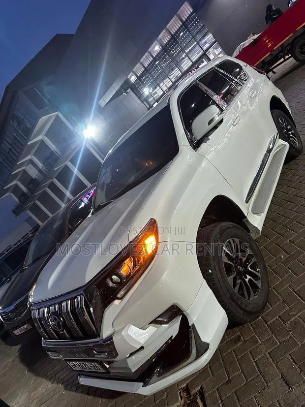 Car Rental- Land Cruiser for Rent · Photo 1