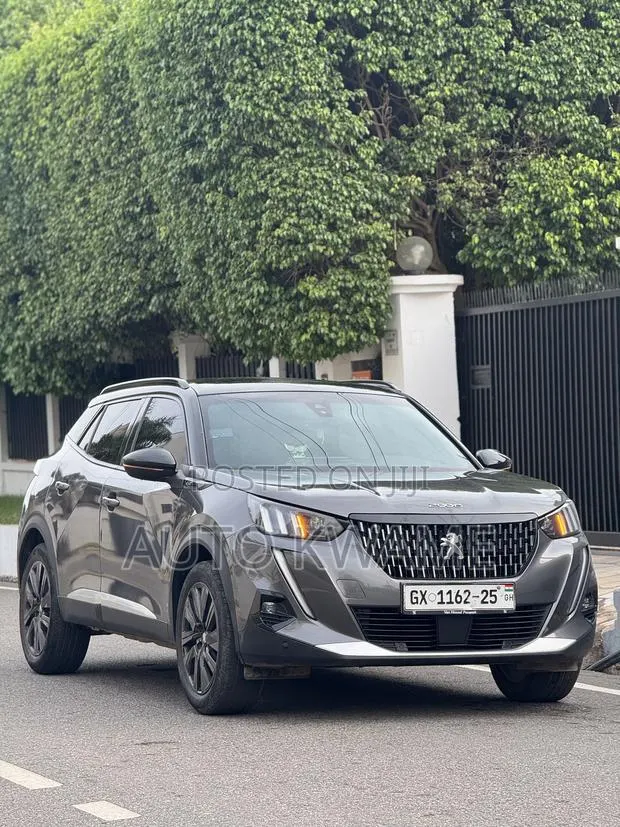 Peugeot 2008 1.2 PureTech (130 Hp) 2021 Black · Photo 1