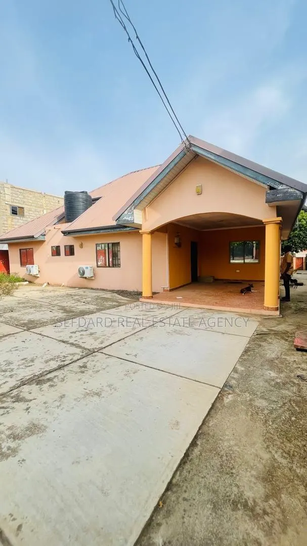 4bdrm House in Sefdard Properties, Amasaman for sale · Photo 1