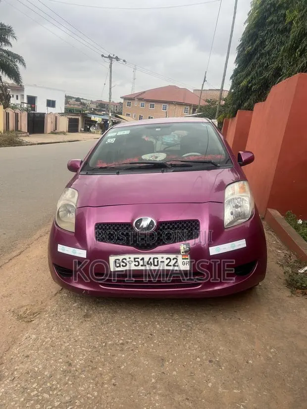 Toyota Vitz 1.0 FWD 3dr 2010 Purple · Photo 1