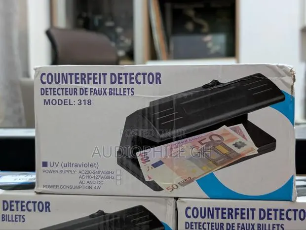 Counterfeit Detector Machine · Photo 1