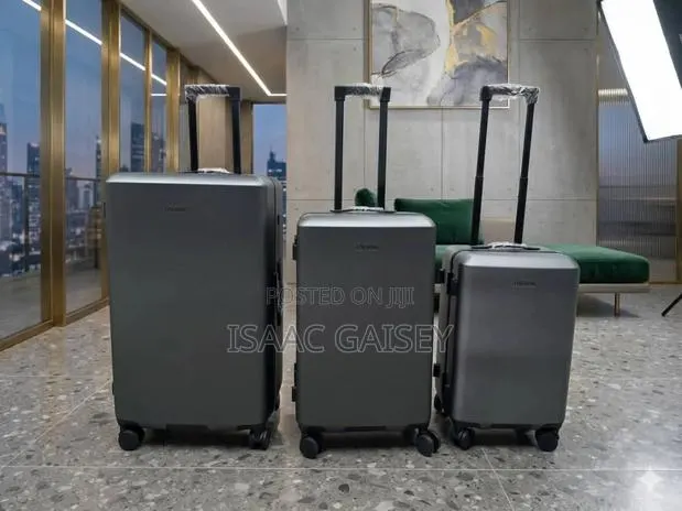 Premium Zipless Quality Executive Classy Luggages · Photo 1