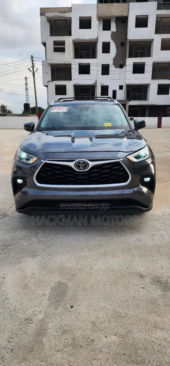 Toyota Highlander XLE 2021 Gray · Photo 1