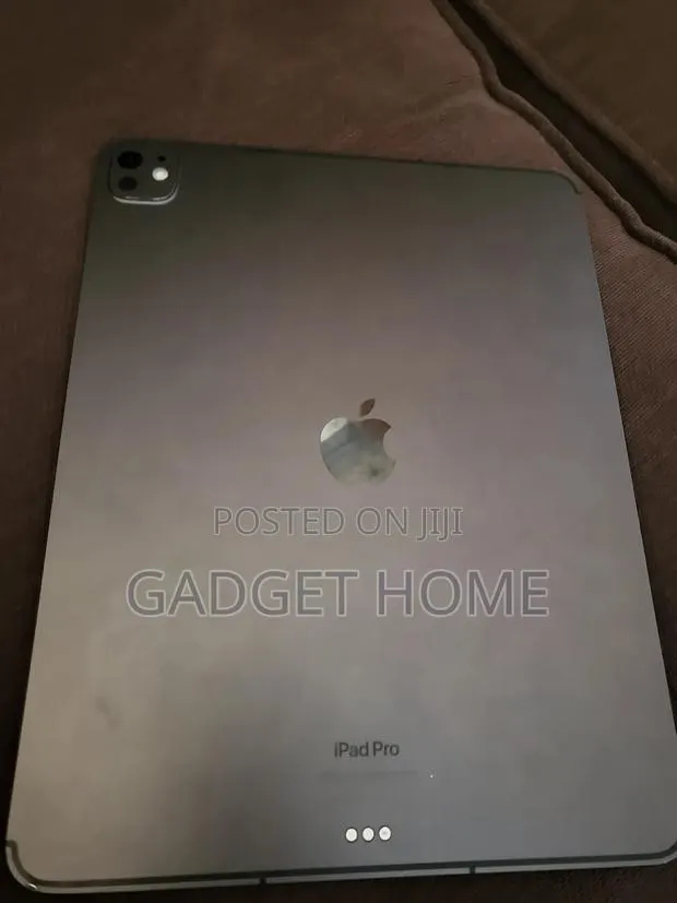 Apple iPad Pro 13 (2024) 256 GB Black · Photo 1