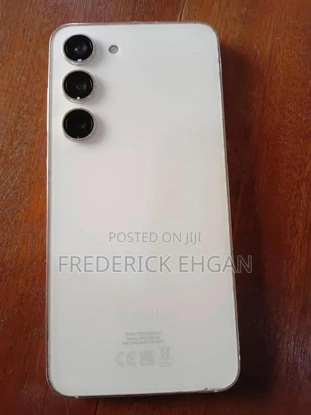 Samsung Galaxy S23 128 GB White · Photo 1