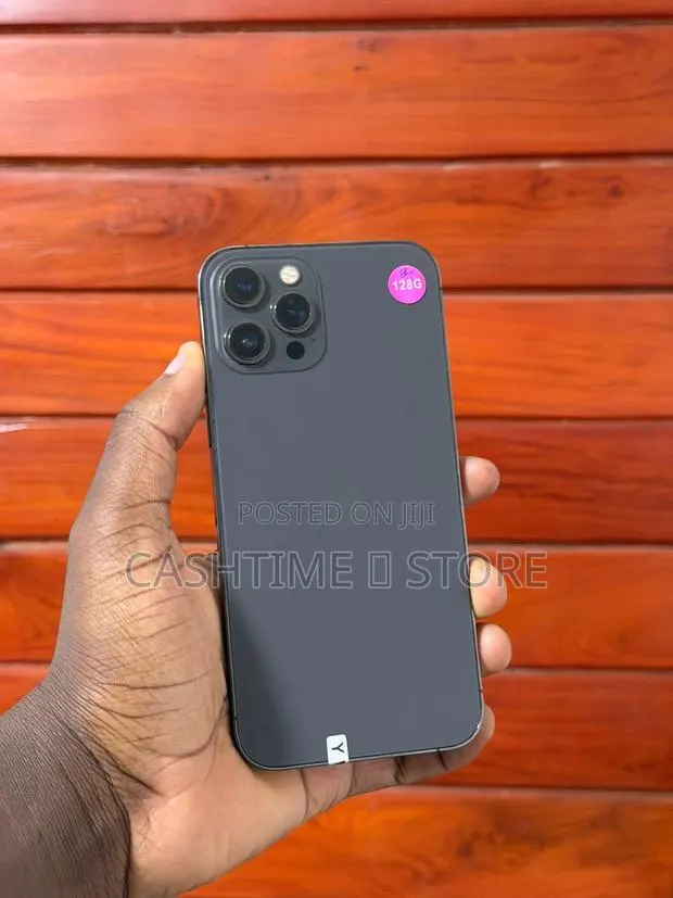 Apple iPhone 12 Pro 128 GB Black · Photo 2