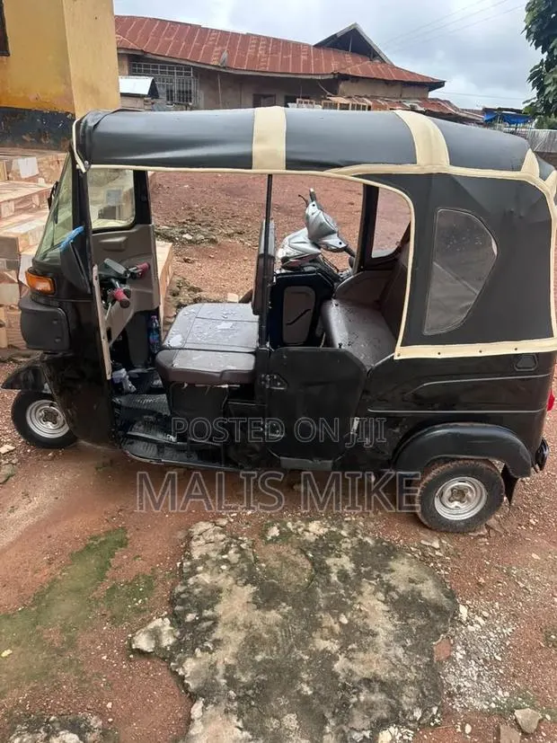 Bajaj 2026 Black · Photo 1