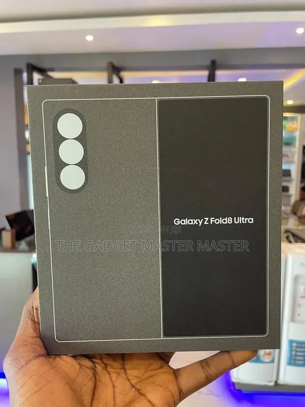 New Samsung Galaxy Z Fold8 Ultra 256 GB · Photo 1
