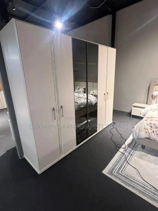 Wardrobes Laminate Available · Photo 1