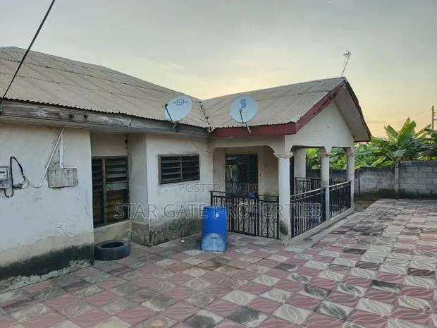 7bdrm House in Ejisu-Juaben Municipal for sale · Photo 1