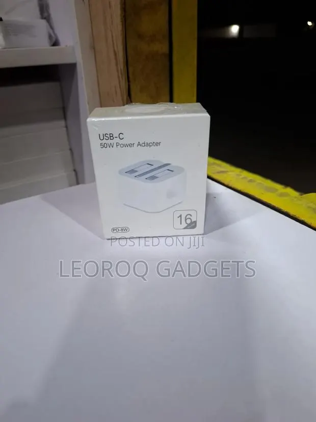 USB-C 50W Power Adapter · Photo 1