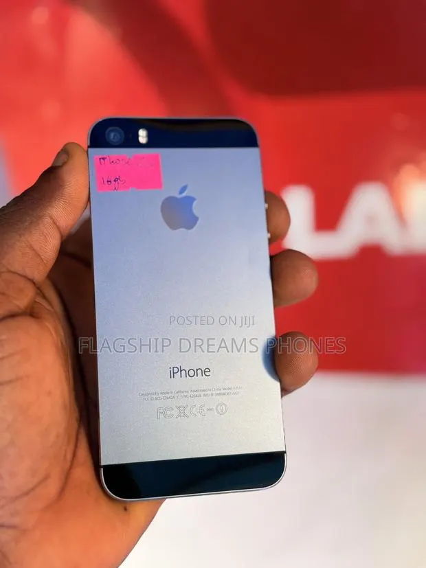 Apple iPhone 5s 16 GB Black · Photo 1
