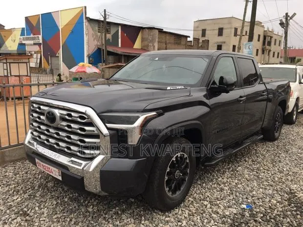 Toyota Tundra 2024 Black · Photo 1