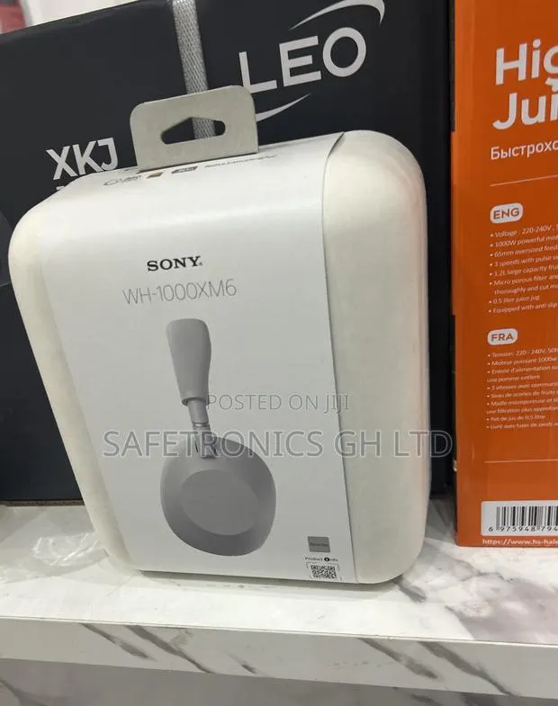 Unique Black Sony Xm6 Bluetooth Headset · Photo 1