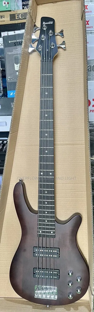 Ibanez 5 Strings Passive Bass Guitar · Photo 1