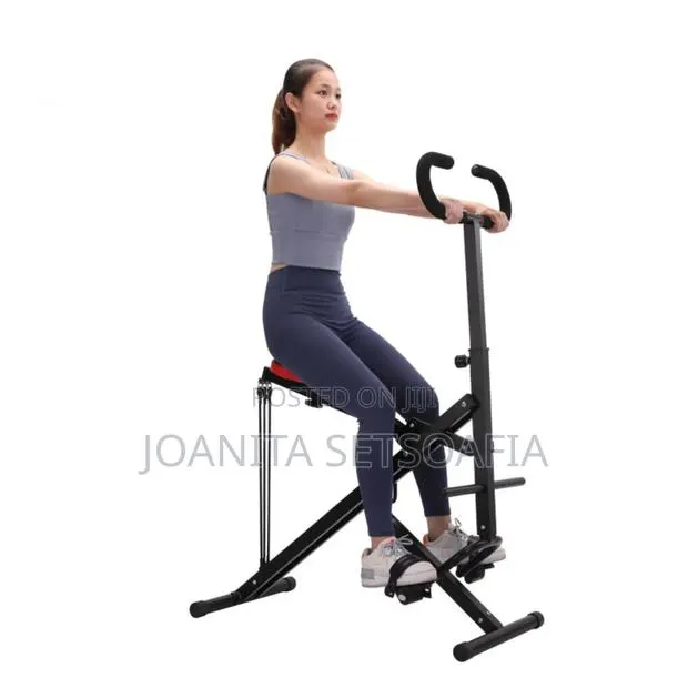 Squat Machine or Crunch Abdominal Machine · Photo 1