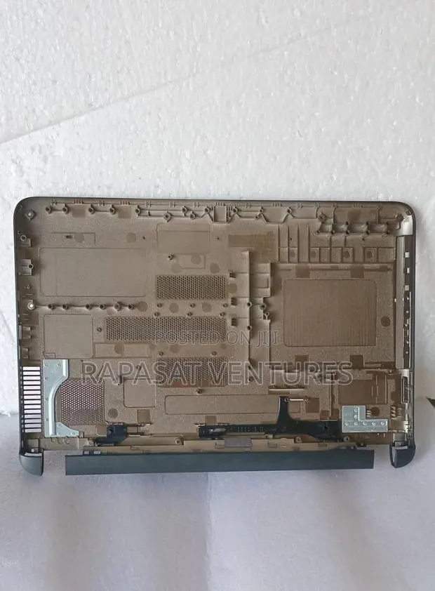 HP 15-Ab D Housing · Photo 1