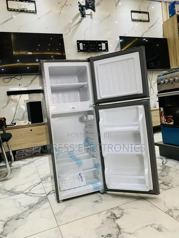 Available Now Pearl PF-216TBG-5E 136L Double-Door Top-Freezer Fridge · Photo 1