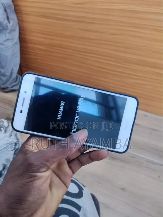 Huawei Honor V9 Play 32 GB Silver · Photo 1
