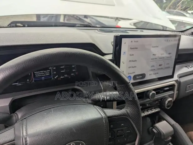 Toyota Tacoma TRD Sport Double Cab 6.1 ft. SB 2025 White · Photo 1