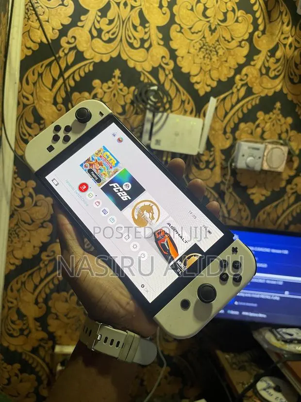 Nintendo Switch Oled With Good Games Loaded · Photo 1