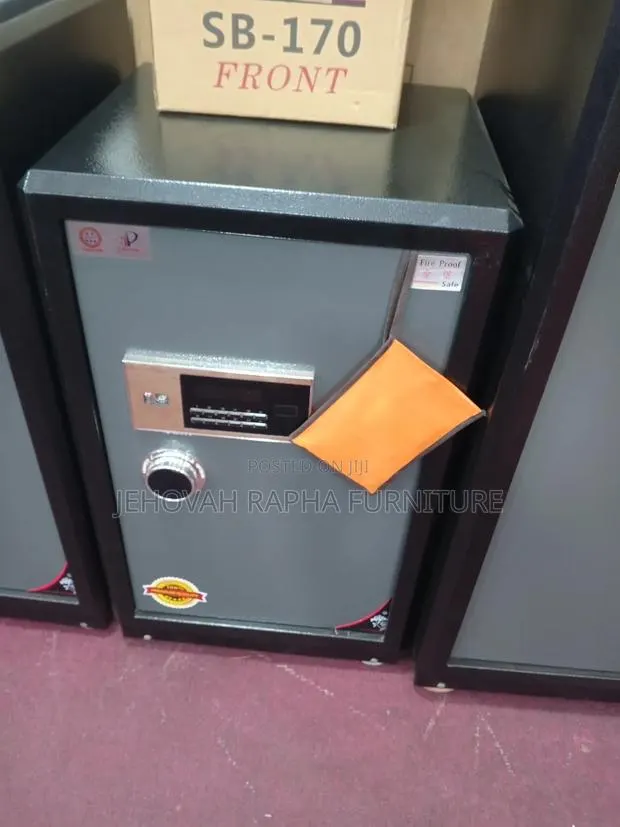 Heavy Money Safe · Photo 1